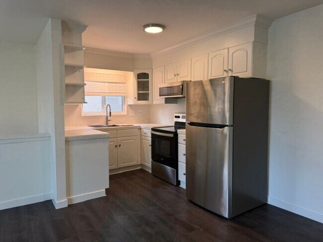 Building Photo - Newly remodeled 2 Bed/1 Bath condo with garage for rent in Paradise Hills.