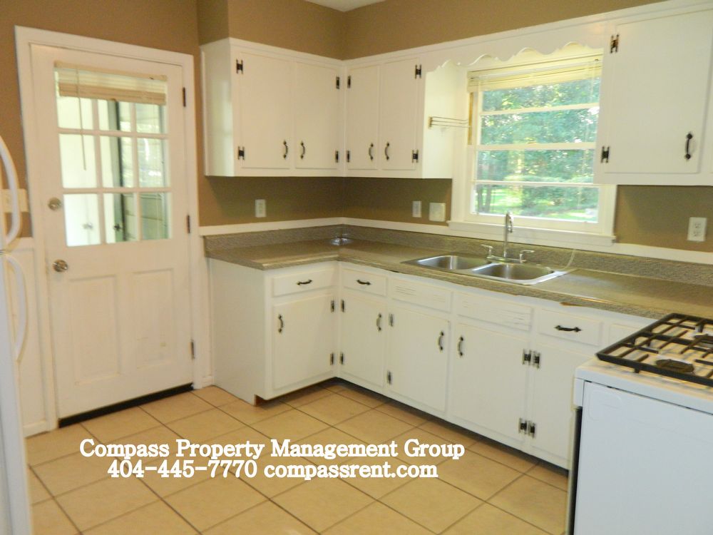 Primary Photo - 3101 Rollingwood Ln SE