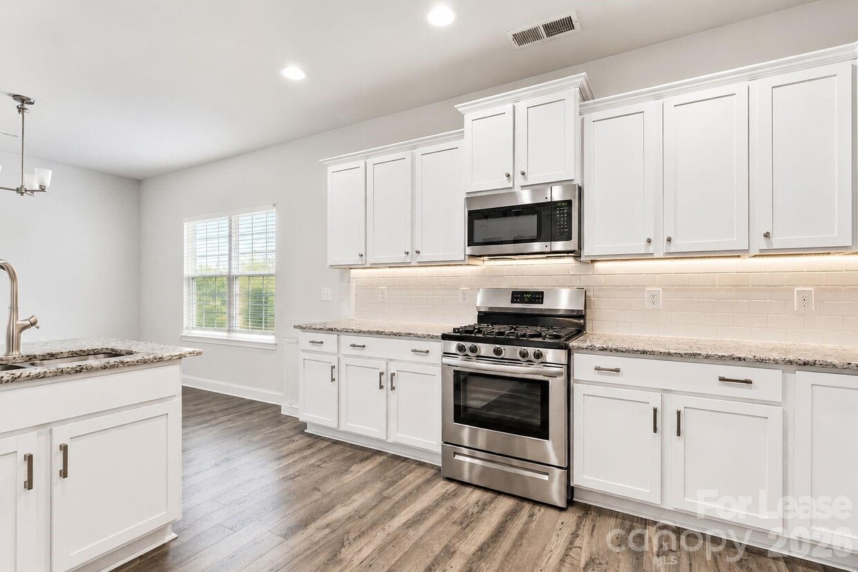 Building Photo - 11732 Glenwood Dr