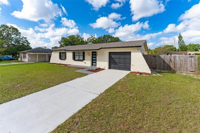 Foto del edificio - 460 Forest Ct