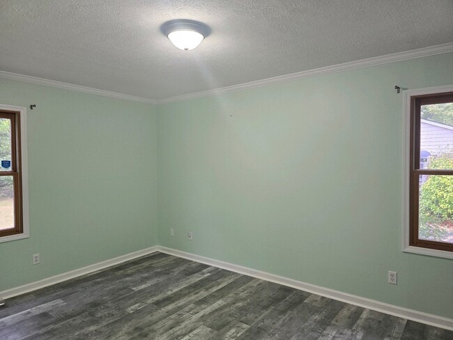 Building Photo - 600 Nordale Ave