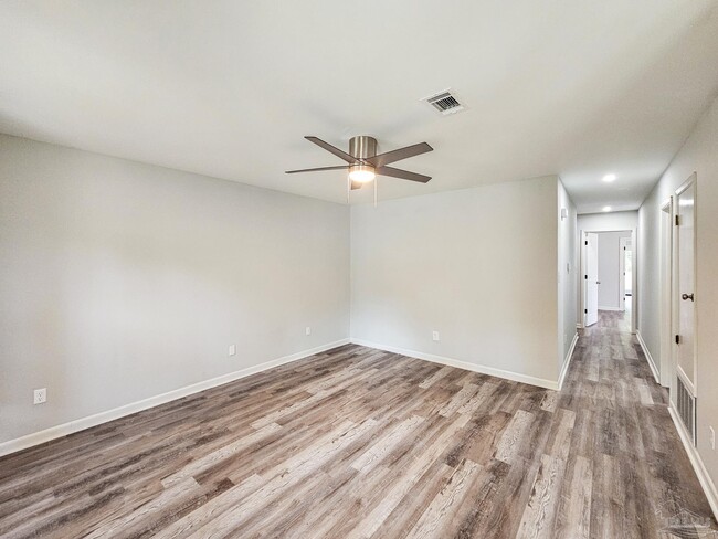 Foto del edificio - 4770 Skyline Dr