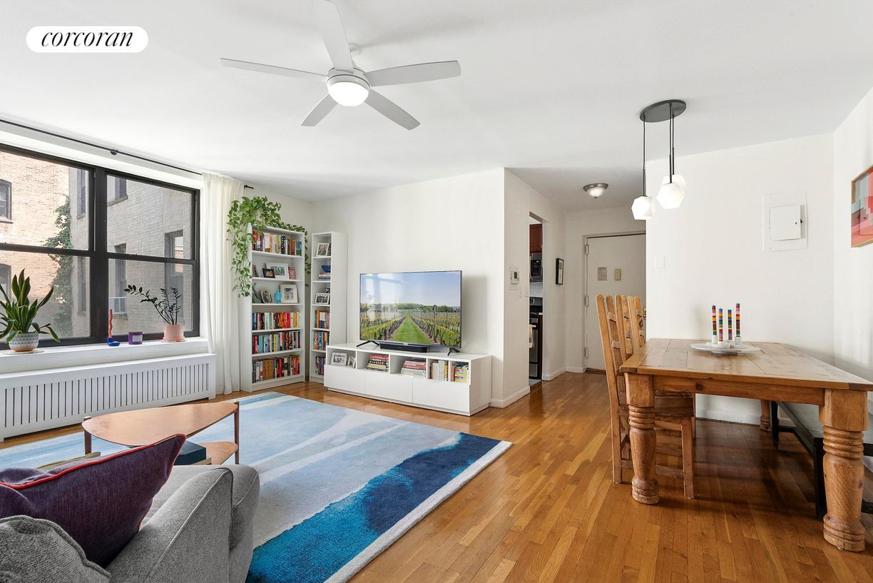 Foto principal - 44 Butler Pl