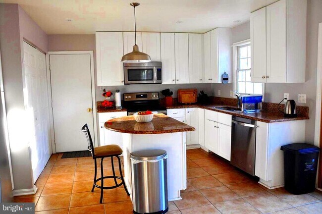 Foto del edificio - 4330 Muncaster Mill Rd