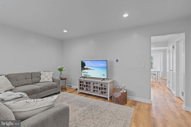 Foto del edificio - 1232 Peggy Dr