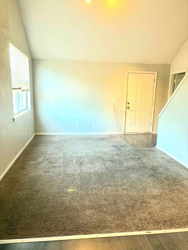 Building Photo - 1522-1522 E 50th St