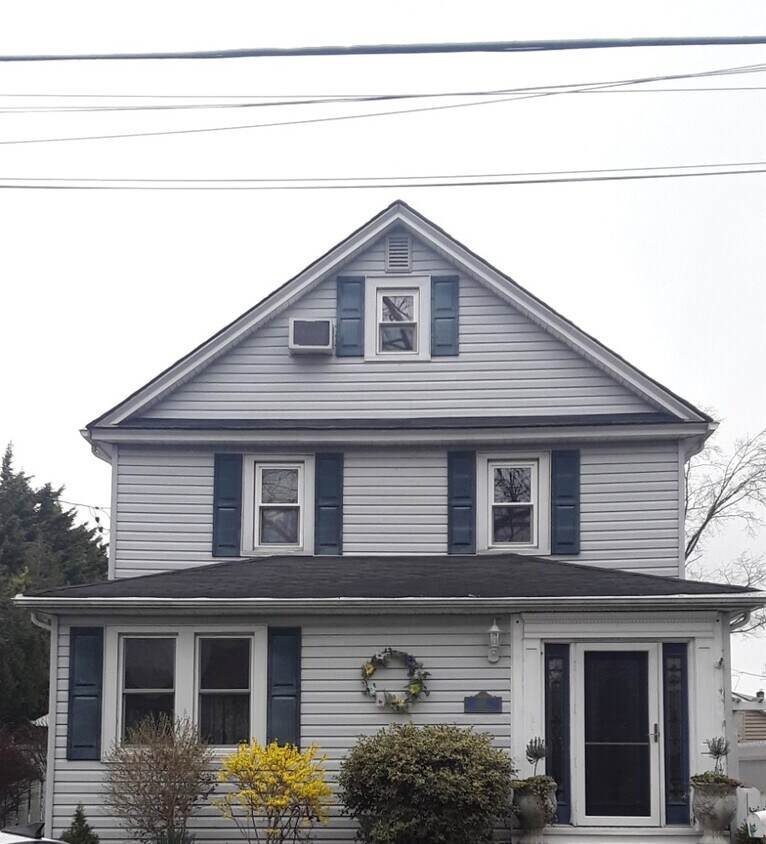 Primary Photo - 126 Custer Ave