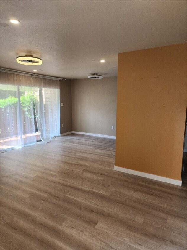 Foto del edificio - 513 S Post Oak Ln