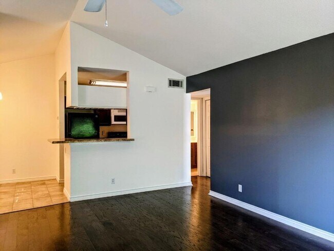 Building Photo - 1601 Faro Dr