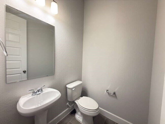 Building Photo - 7510 Spiceberry Ldg Ct