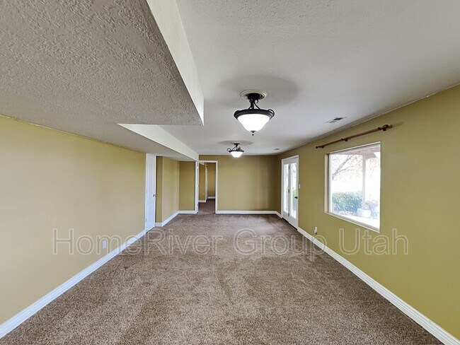 Building Photo - 1792 E Deerfield Cir