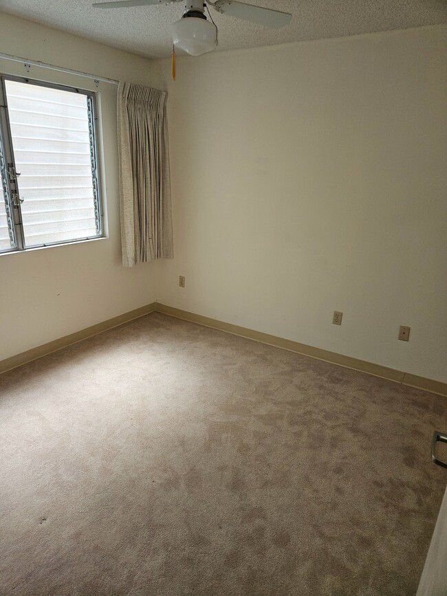 Bedroom - 95-1050 Makaikai St
