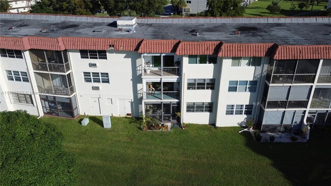 Foto del edificio - 9820 S Hollybrook Lake Dr