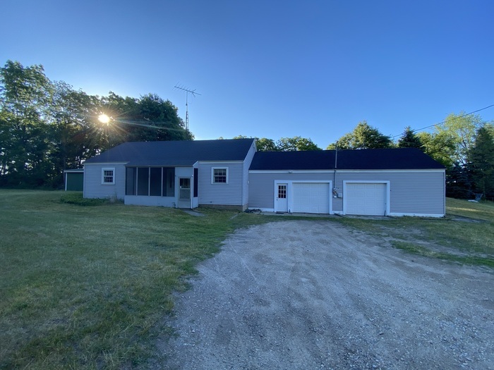 Foto principal - 4640 Wakefield Ave NE