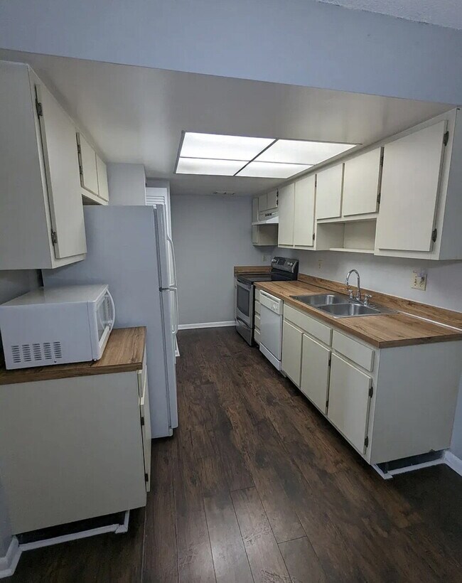 Foto del edificio - Centrally located, yet secluded 2 bedroom condo in the heart of Orlando for Rent