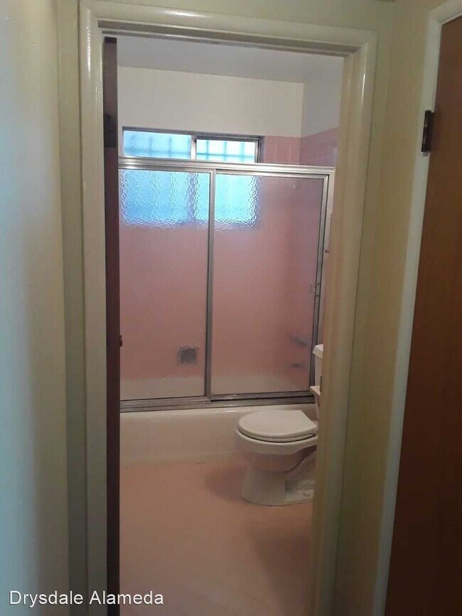 Foto del edificio - 659 Hillsborough St