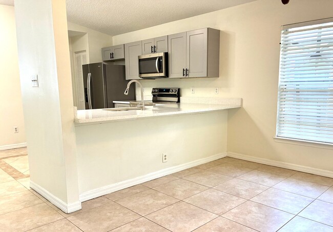 Building Photo - Charming 3-Bedroom Home in East Orlando – ...