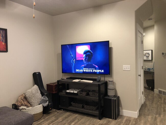 Foto del edificio - 703 S 1803 W