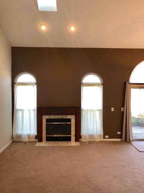 Foto del edificio - 725 Ripple Brook Ln
