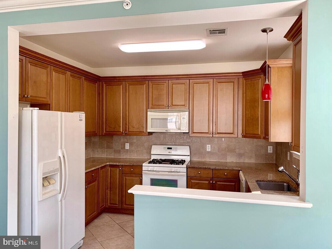 647 Masterson Ct, Ewing Township, NJ 08618 Room for Rent in Ewing