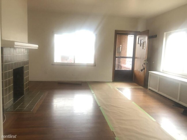 Foto del edificio - 6334 Crombie St