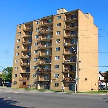 Building Photo - 575 University Av W