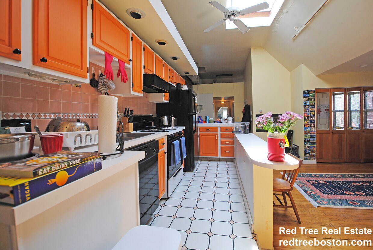 Foto principal - 1678 Beacon St