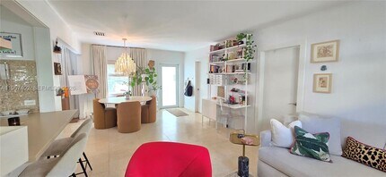 Building Photo - 932 15th St