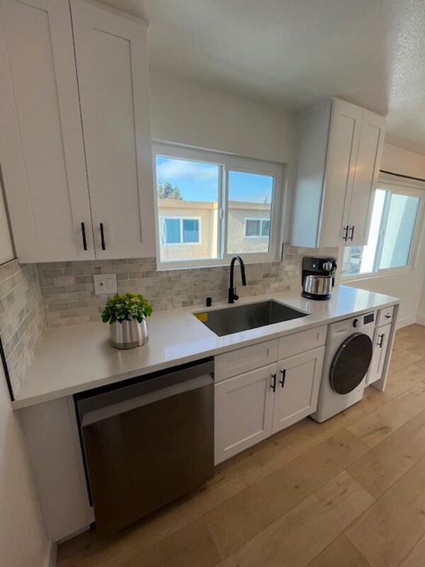 Foto del edificio - 17372 Dairyview Cir