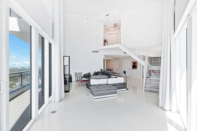 Foto del edificio - 60 SW 13th St
