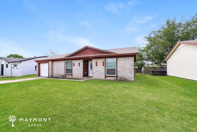 Building Photo - 1420 Palisades Dr