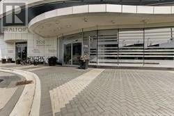 Photo du bâtiment - 2520-2520 Eglinton Ave W