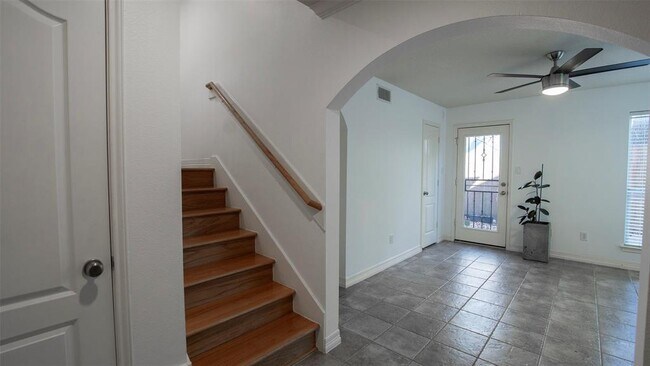 Building Photo - 810 Malone St