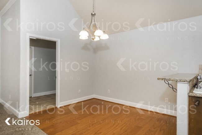 Building Photo - 2105 SE 42nd Ave