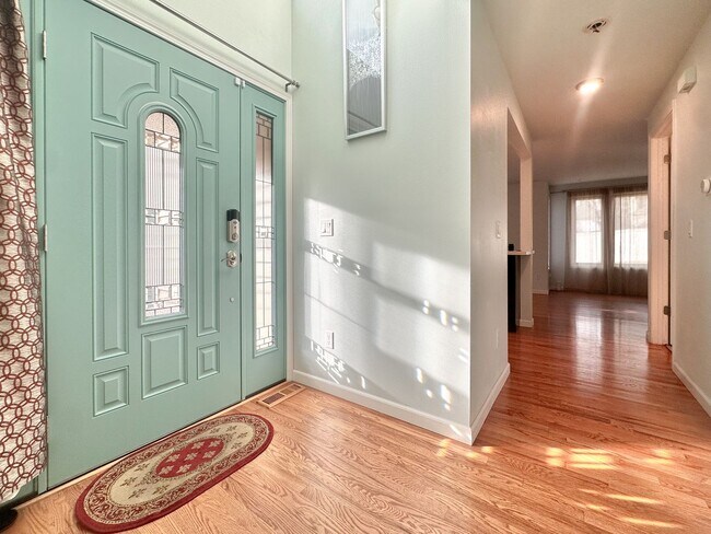 Foto del edificio - Charming 3 Bedroom Home in Klahanie | Issaquah Schools