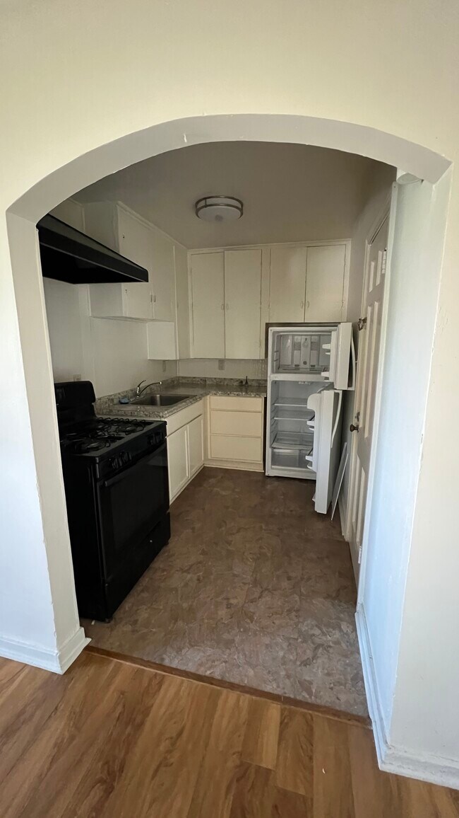 Building Photo - 3821 Woodleigh St