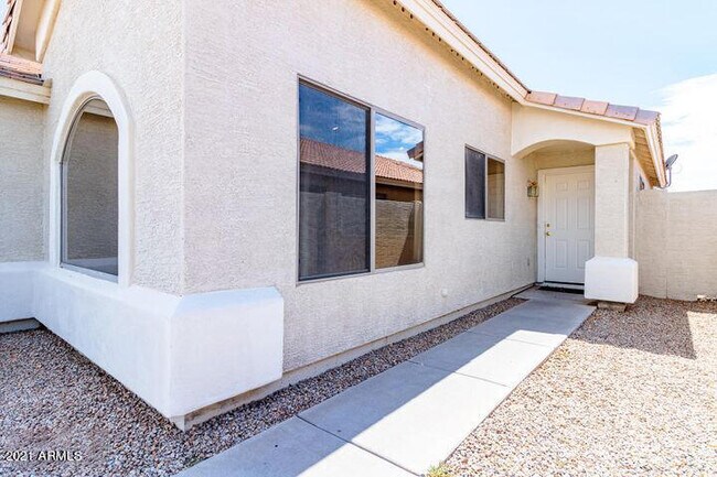Building Photo - 1033 N Agave St