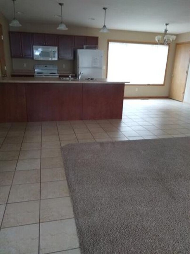 Foto del edificio - 4 Bedroom 2 Bathroom Home