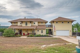 Building Photo - 500 Sinclair Dr
