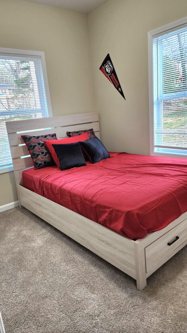 Foto del edificio - 376 Washington Dr