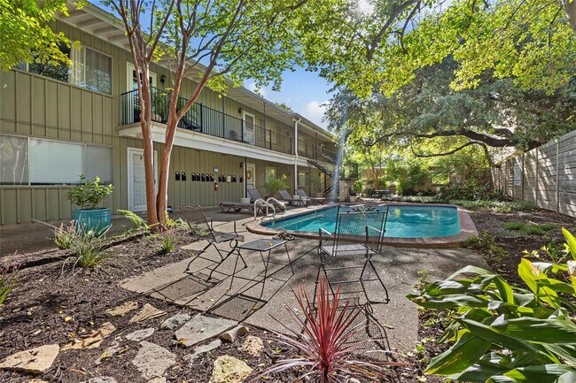 Building Photo - 1514 Forest Trail
