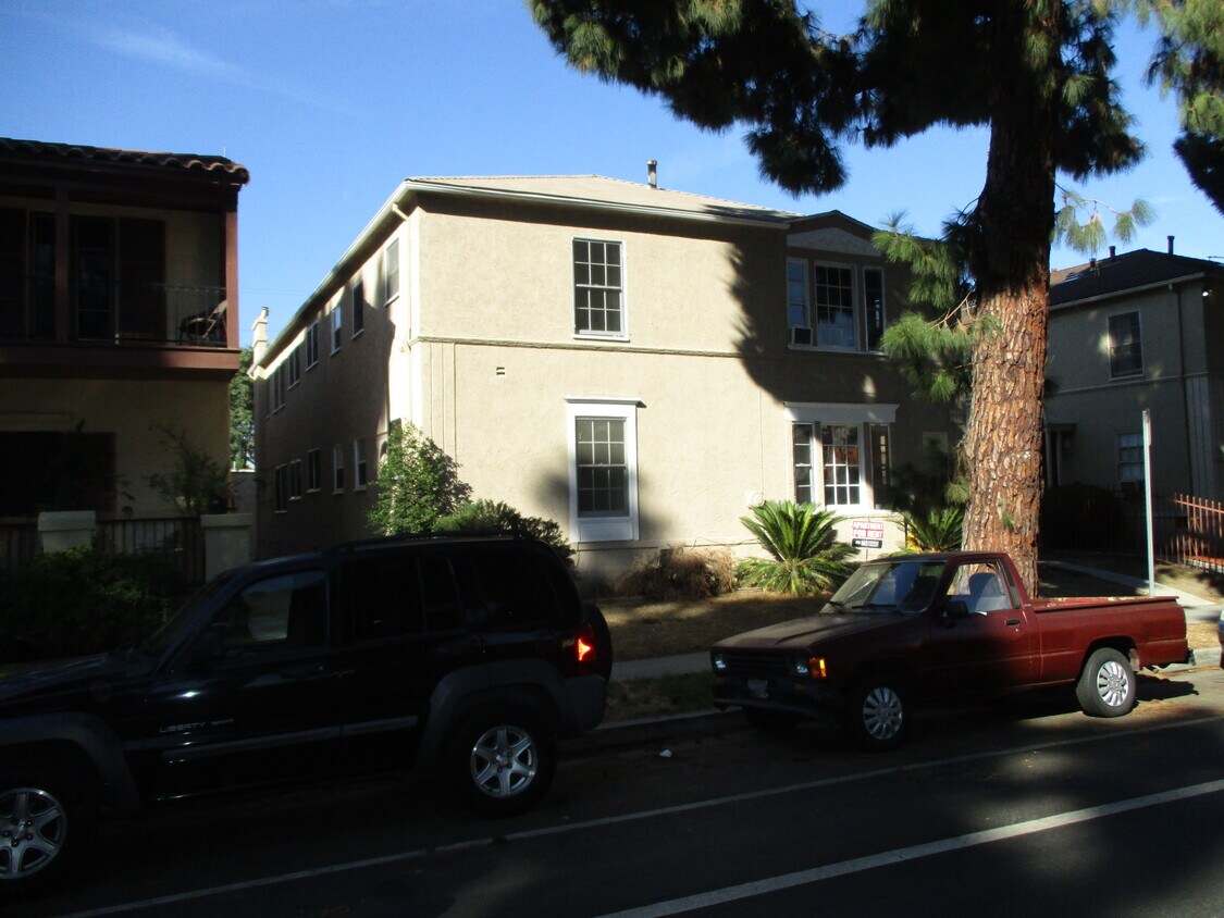 Primary Photo - 4229 Degnan Blvd