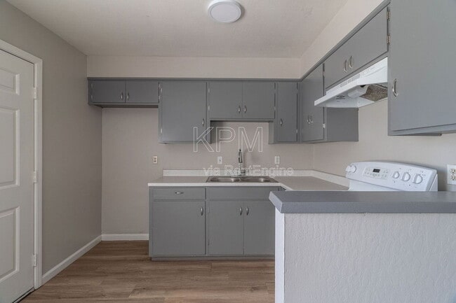 Foto del edificio - 10400 Lower Sacramento Rd