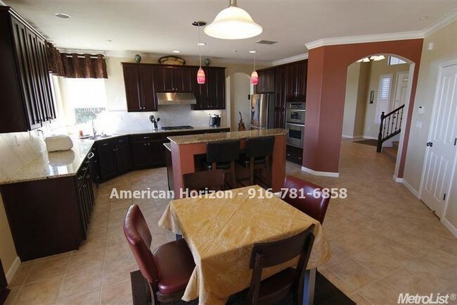 Building Photo - 3661 Monteverde Dr