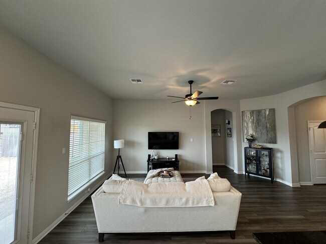 Building Photo - 8314 Stonehollow