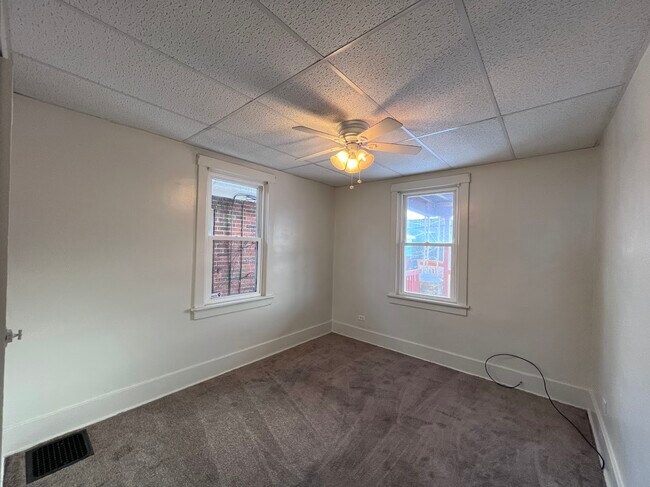 Foto del edificio - 827 Norwich Ave