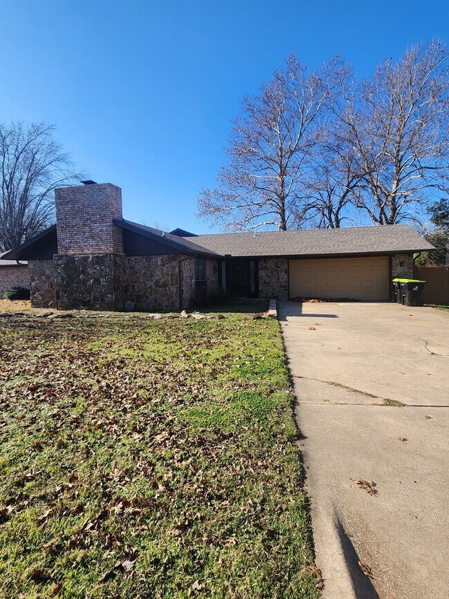 Foto del edificio - Large 2800 sq ft home in Purcell!