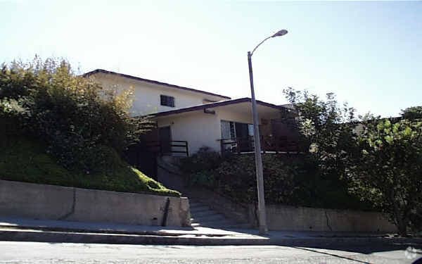 Building Photo - 1048 Everett Pl