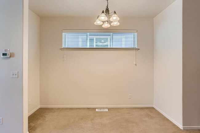 Building Photo - 16985 NW Shadow Hills Ln