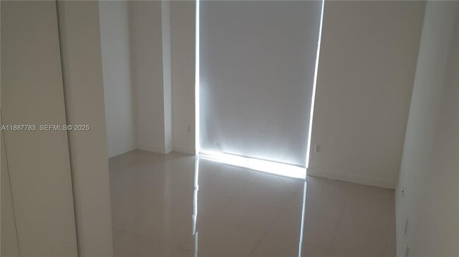 Foto del edificio - 79 SW 12th St